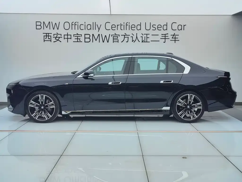 BMW 7 Series 2024 из CN, фото 3