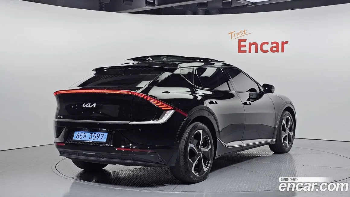 Kia EV6 2023 из KR, фото 2