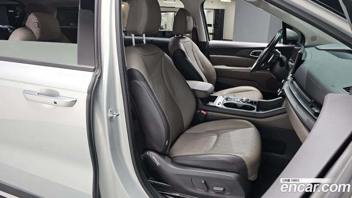 Kia Carnival — фото 10