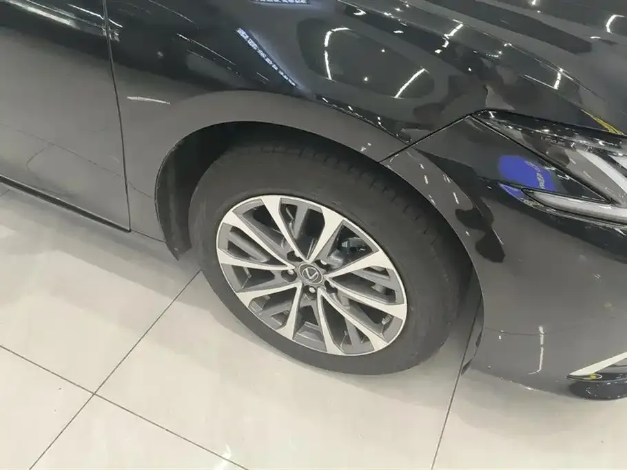 Lexus ES 2025 из CN, фото 6