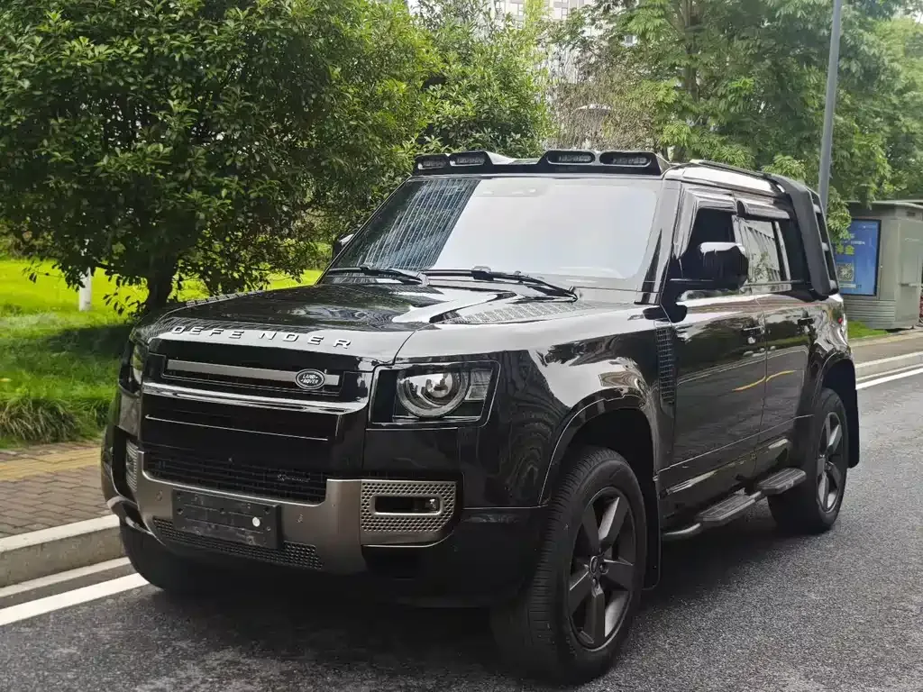Land Rover Defender — фото 1