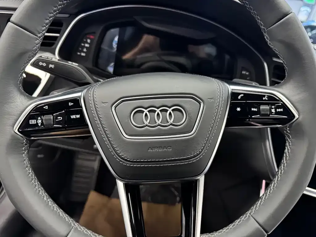 Audi A6L — фото 8