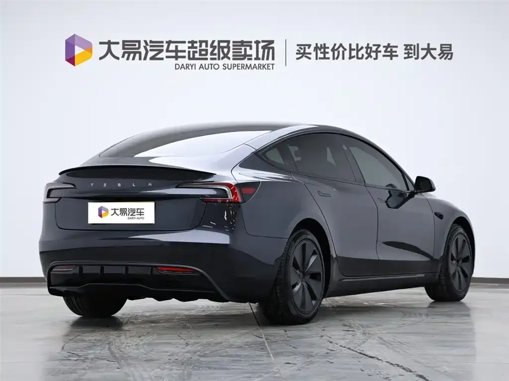Tesla Model 3 — фото 3