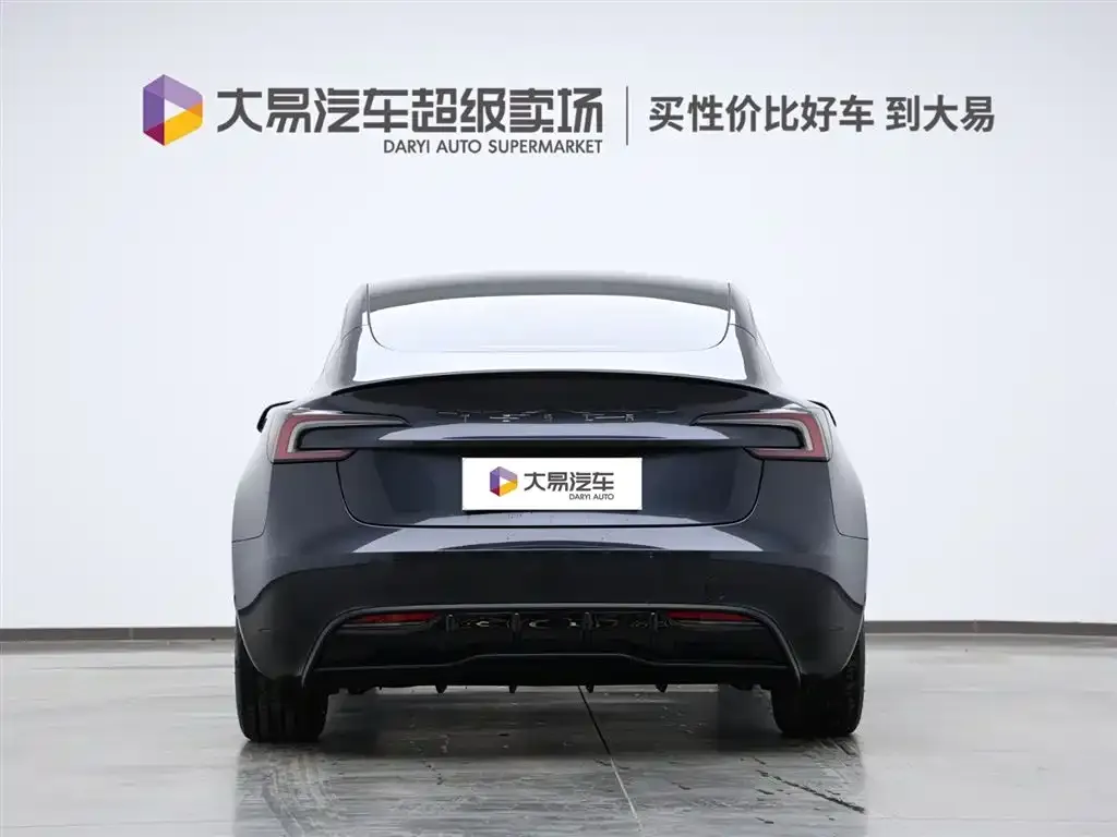 Tesla Model 3 — фото 4