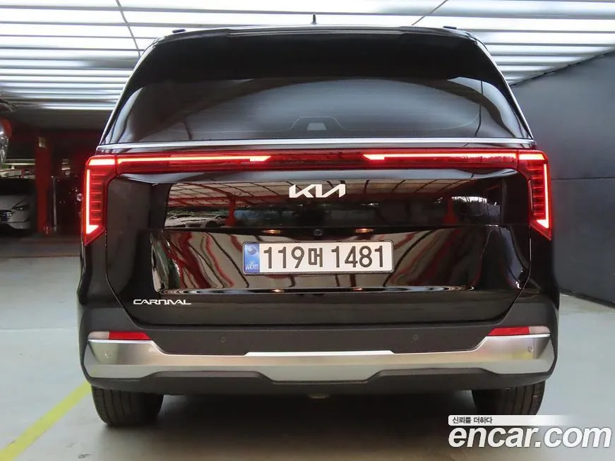 Kia Carnival — фото 4