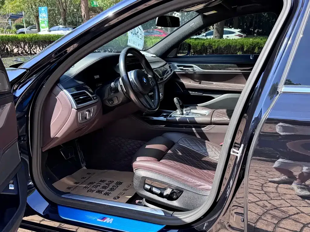 BMW 7 Series 2021 из CN, фото 4