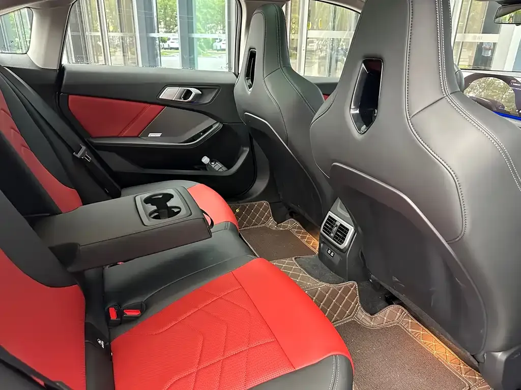 BMW 2 Series 2025 из CN, фото 10