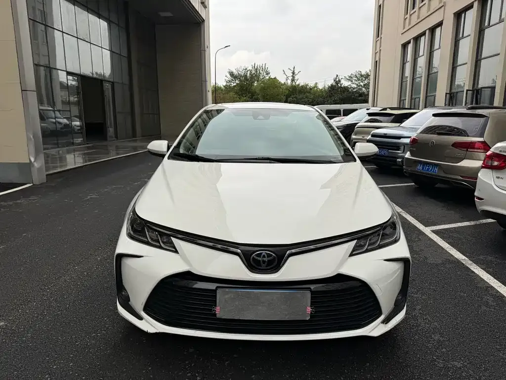 Toyota Corolla — фото 3
