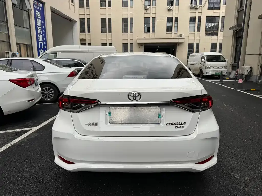 Toyota Corolla — фото 4