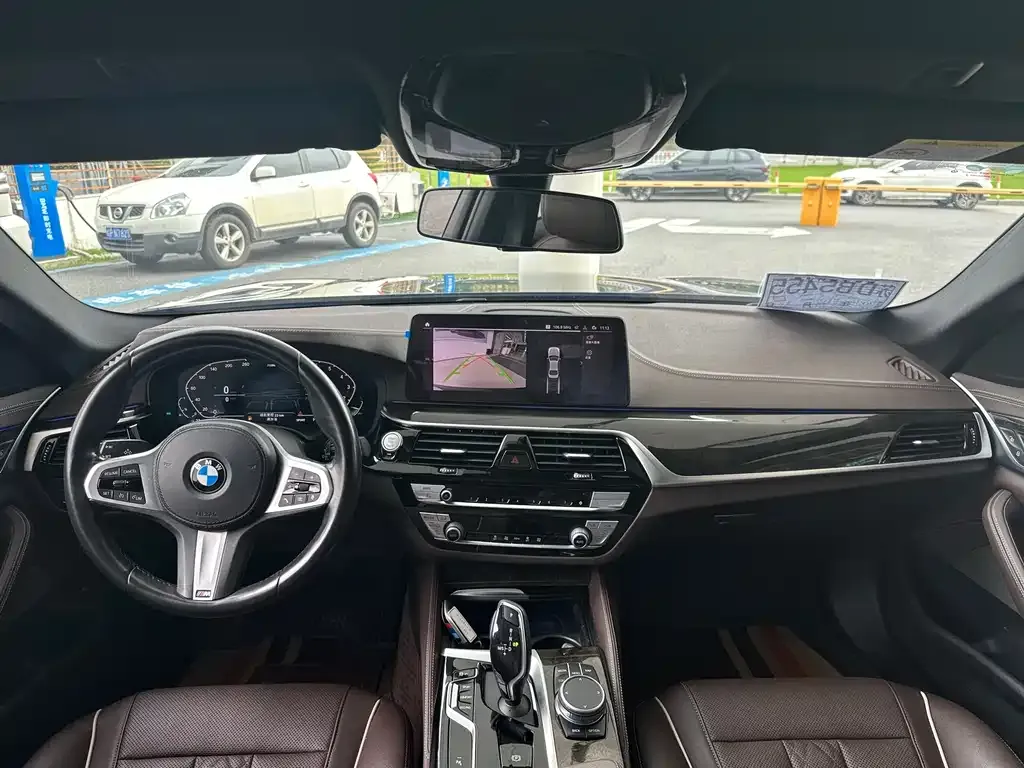 BMW 5 Series — фото 10