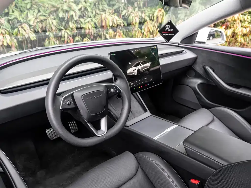 Tesla Model 3 — фото 10
