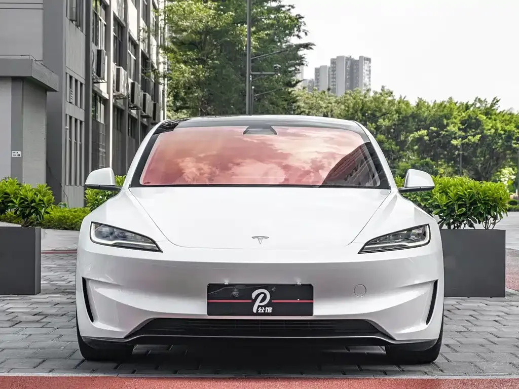Tesla Model 3 — фото 2