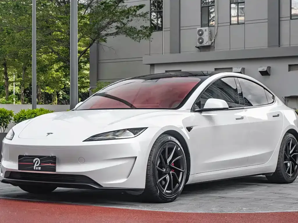Tesla Model 3 — фото 3