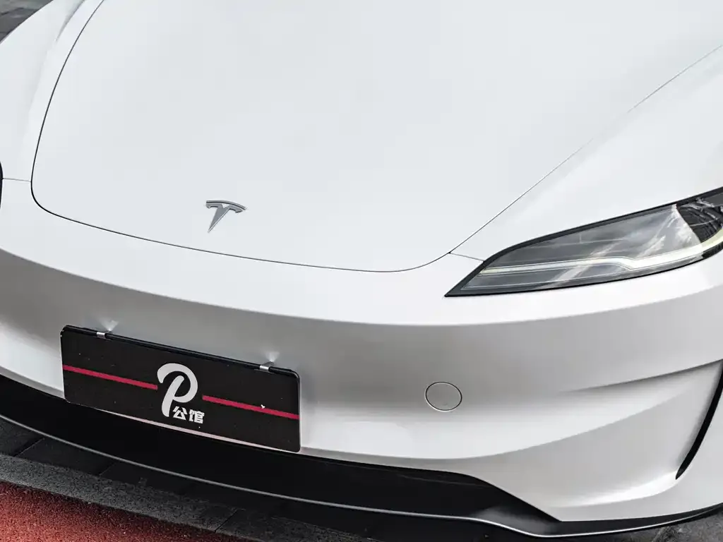 Tesla Model 3 — фото 8