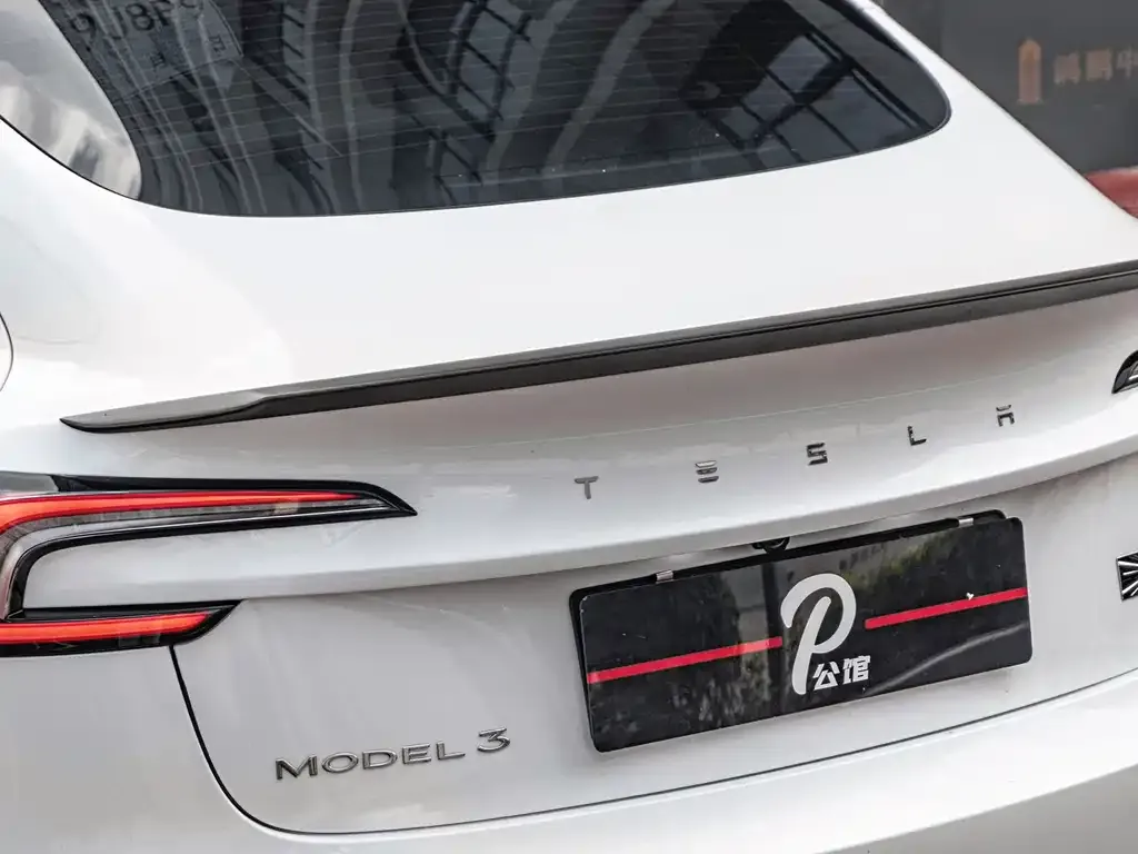 Tesla Model 3 — фото 9