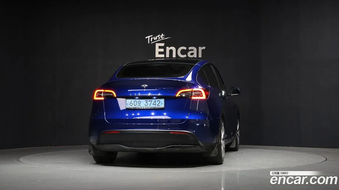 Tesla Model Y — фото 4
