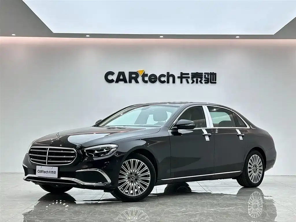Mercedes-Benz E-Class — фото 1