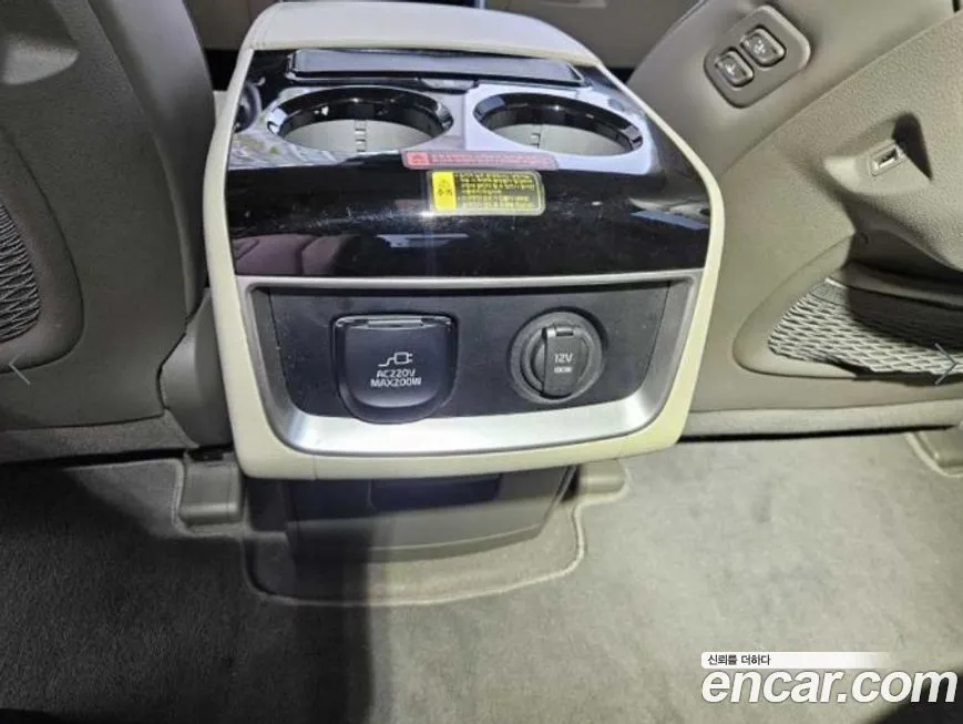Kia Carnival — фото 10