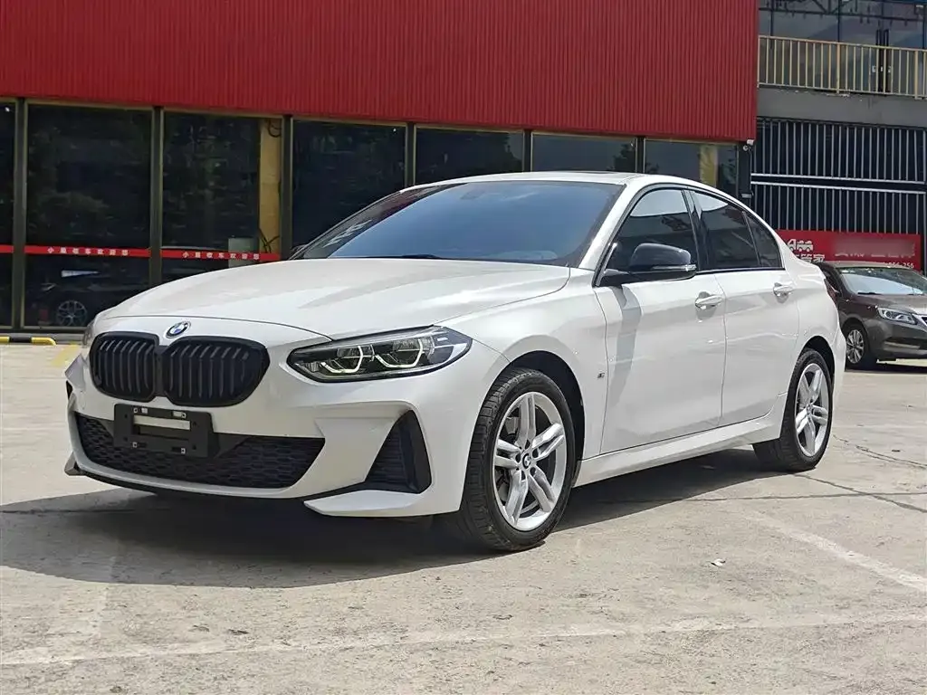 BMW 1 Series 2023 из CN, фото 2
