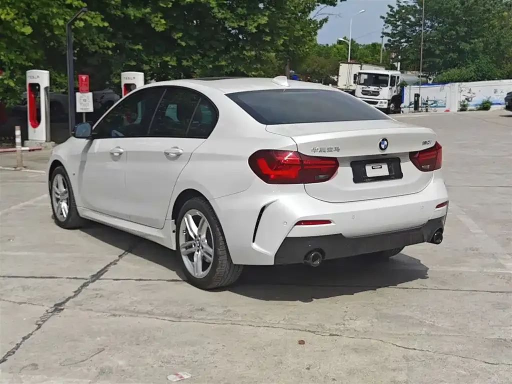 BMW 1 Series 2023 из CN, фото 7