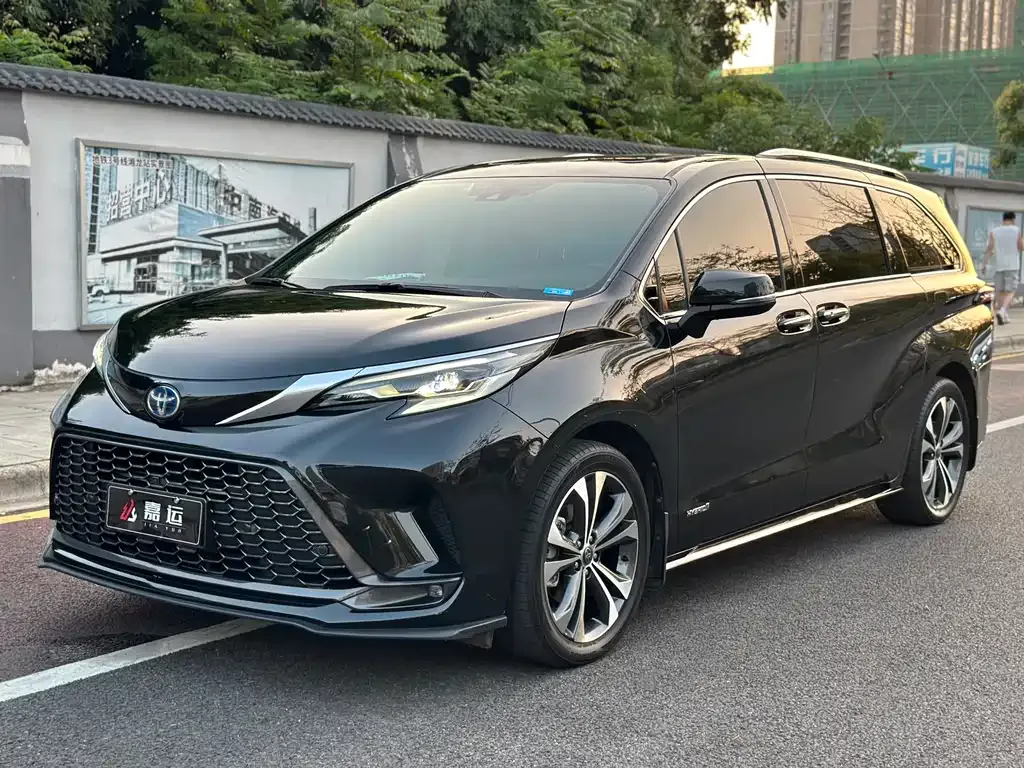 Toyota Granvia 2023 из CN, фото 1