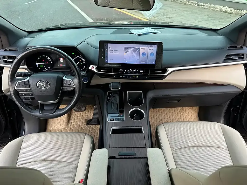 Toyota Granvia 2023 из CN, фото 9