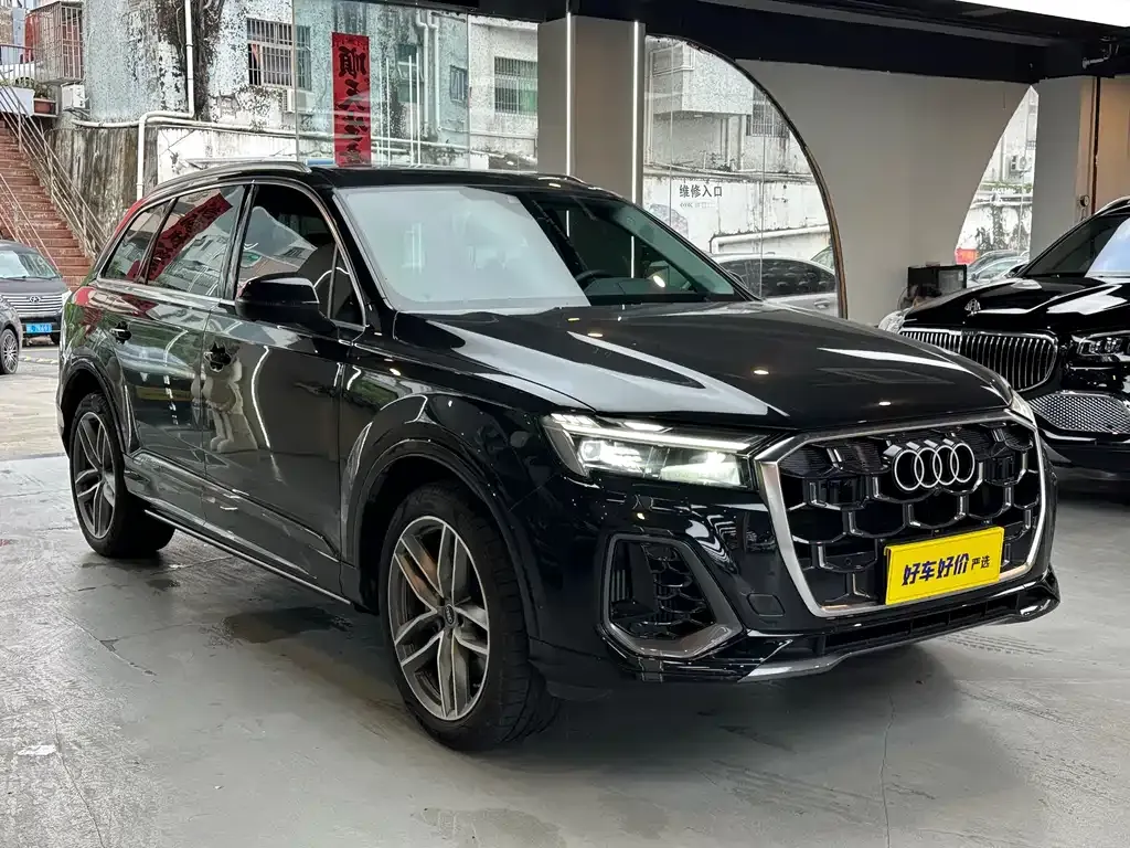 Audi Q7 2025 из CN, фото 1