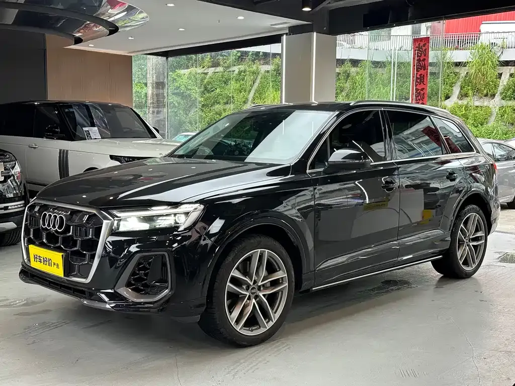 Audi Q7 2025 из CN, фото 3