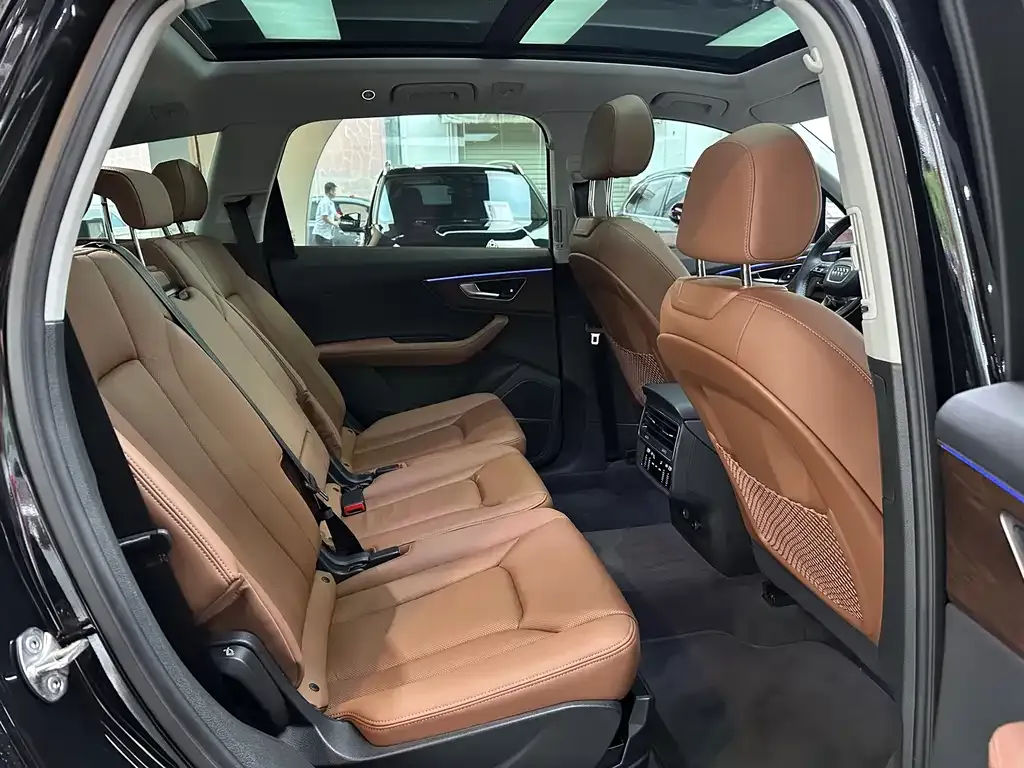 Audi Q7 2025 из CN, фото 7