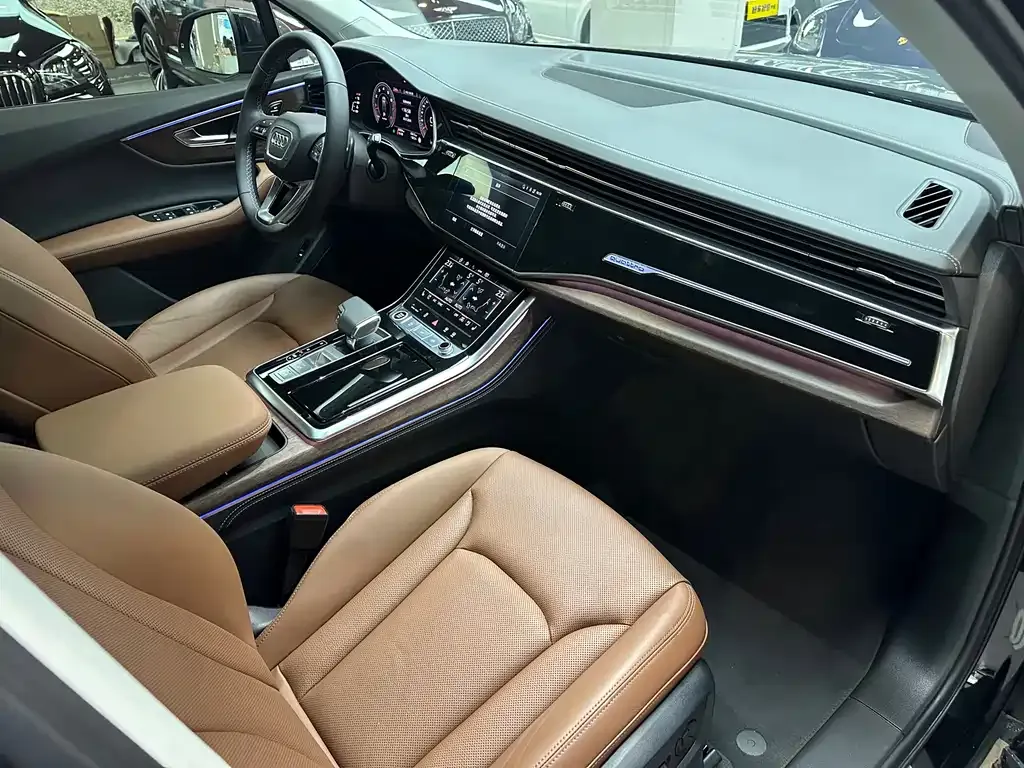 Audi Q7 2025 из CN, фото 8