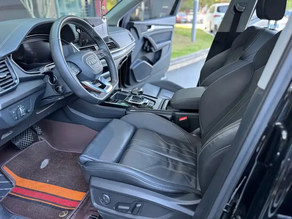Audi Q5L 2021 из CN, фото 4