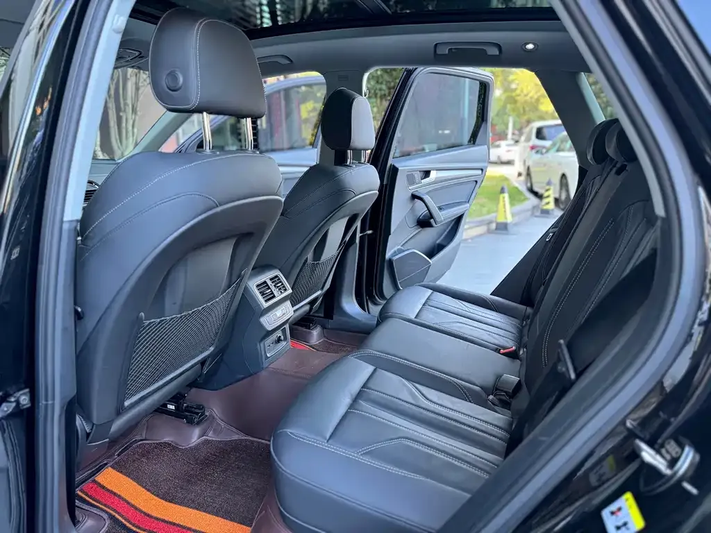Audi Q5L 2021 из CN, фото 5
