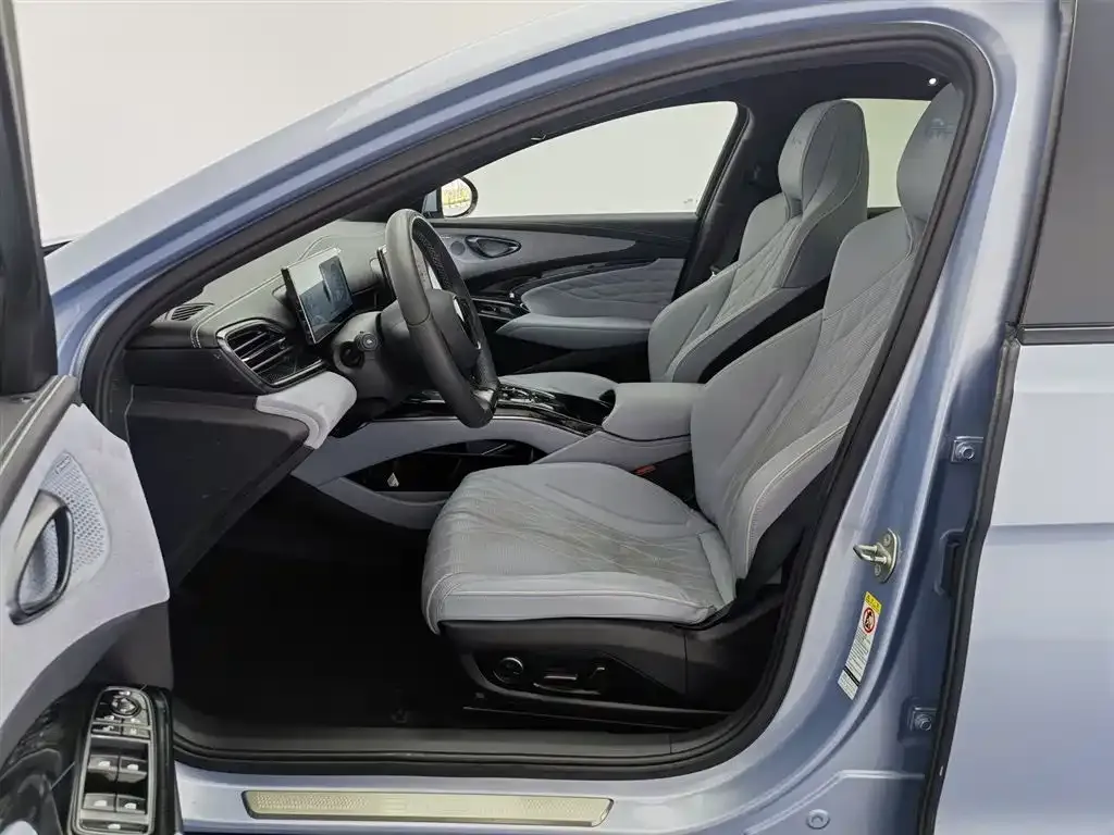 BYD Seal — фото 10