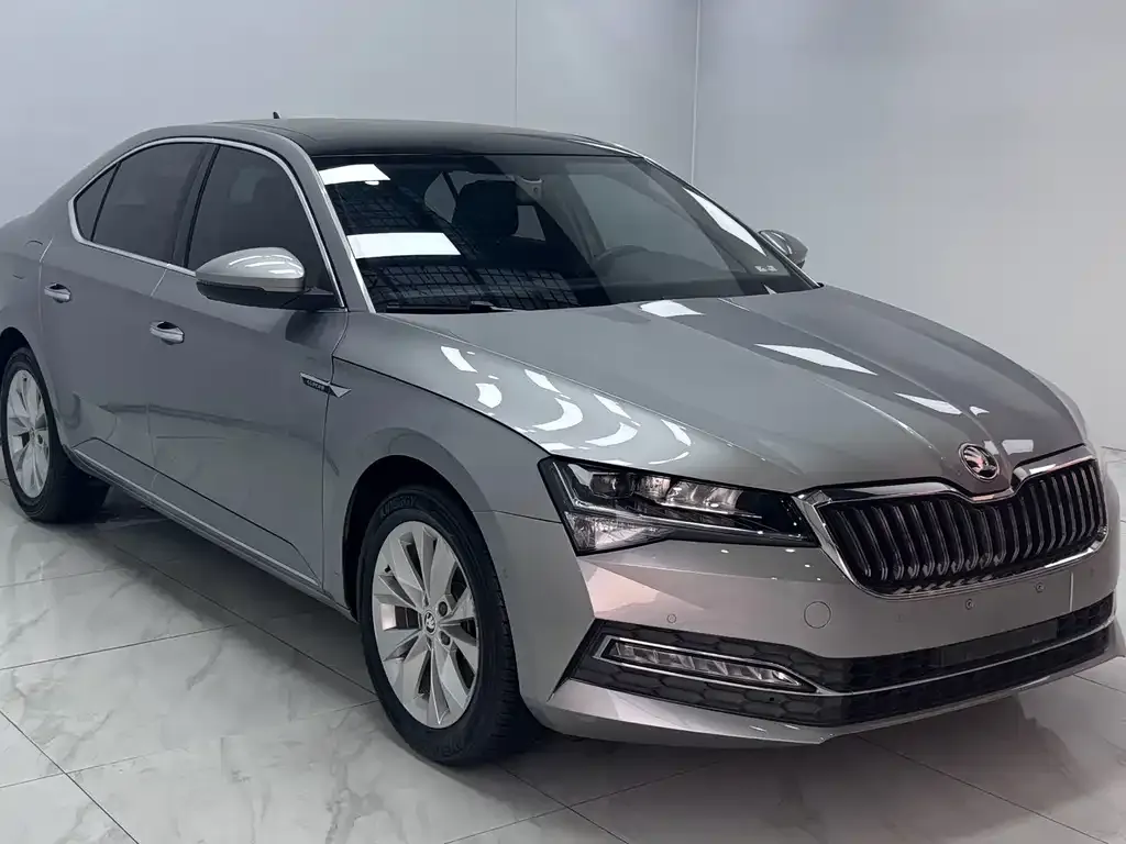 Skoda Superb — фото 3