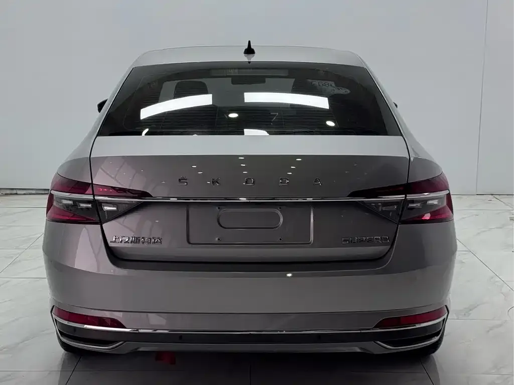 Skoda Superb — фото 5