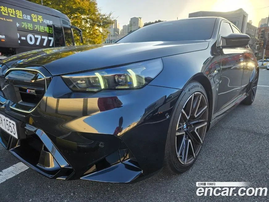 BMW M5 2025 из KR, фото 4