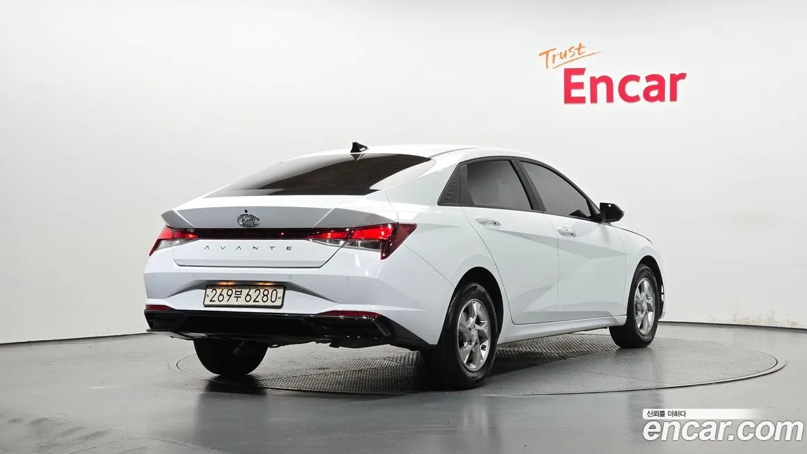 Hyundai AVANTE — фото 2