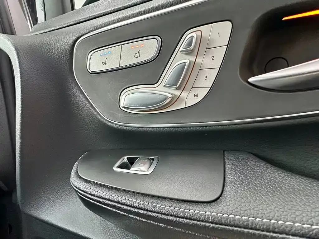 Mercedes-Benz V-Class 2023 из CN, фото 10