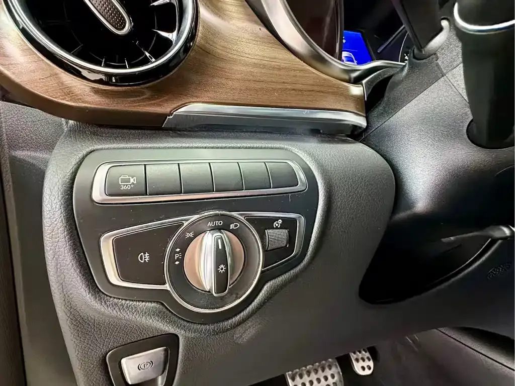 Mercedes-Benz V-Class 2023 из CN, фото 5