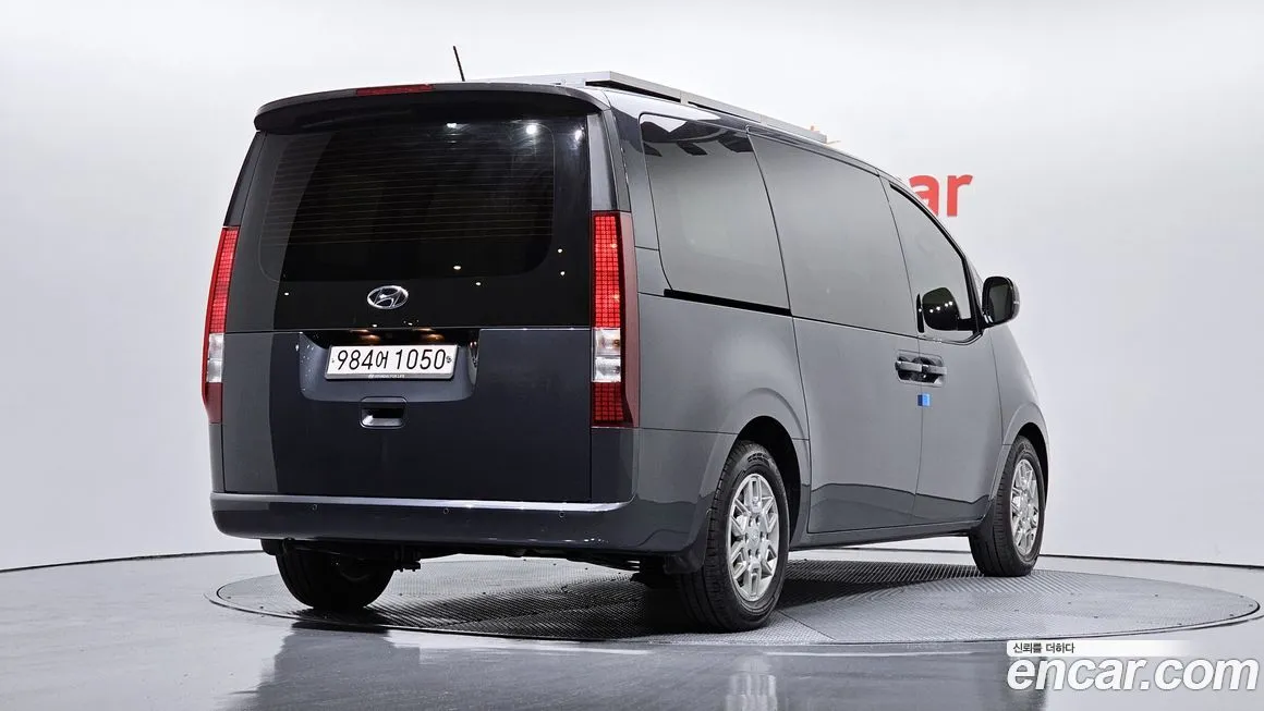 Hyundai Staria 2023 из KR, фото 2