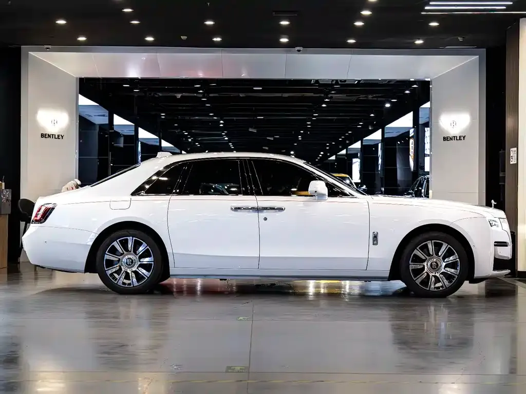 Rolls-Royce Ghost — фото 9