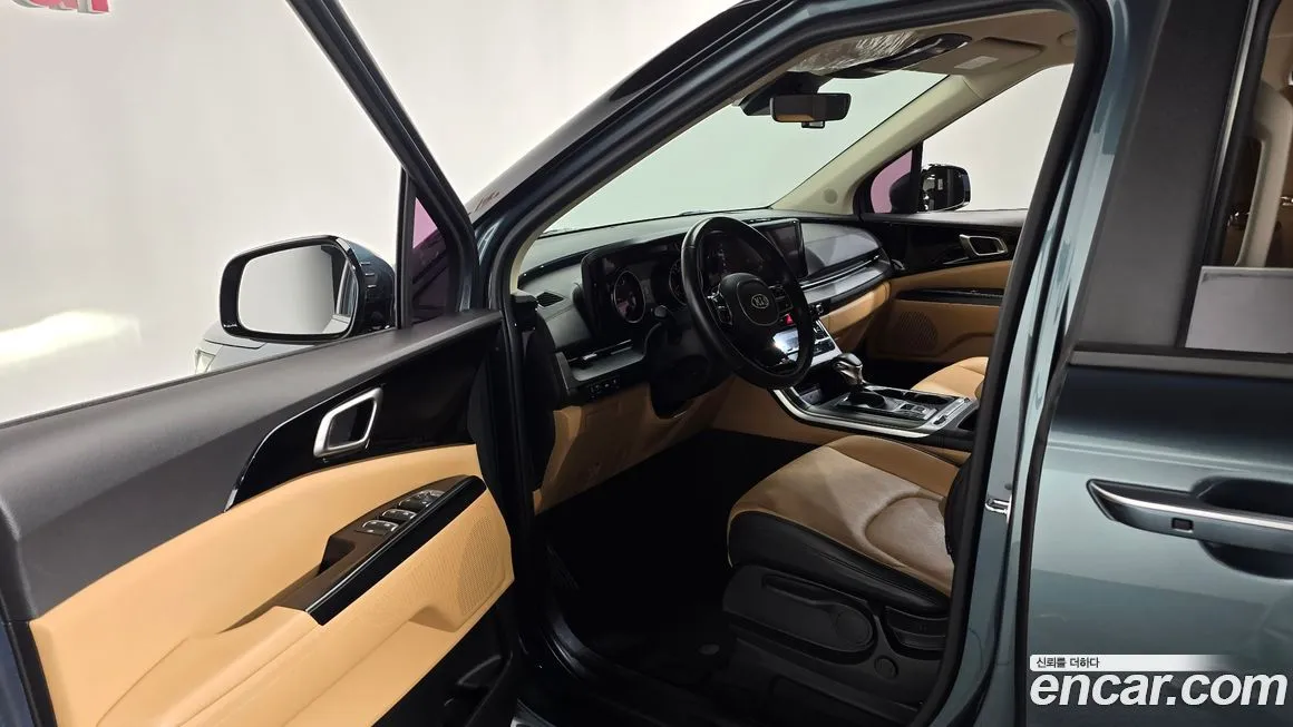 Kia Carnival — фото 10