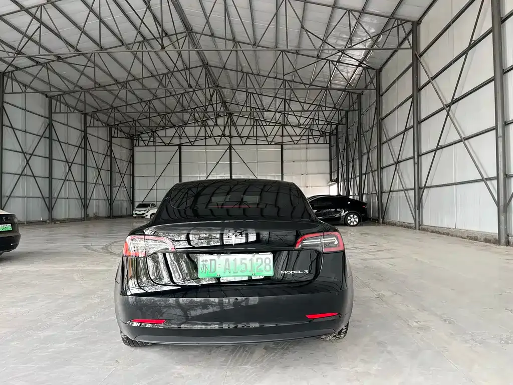 Tesla Model 3 — фото 8