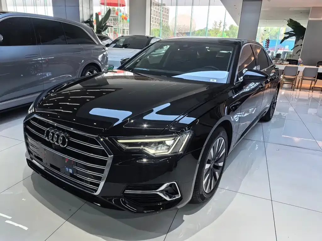 Audi A6L — фото 1