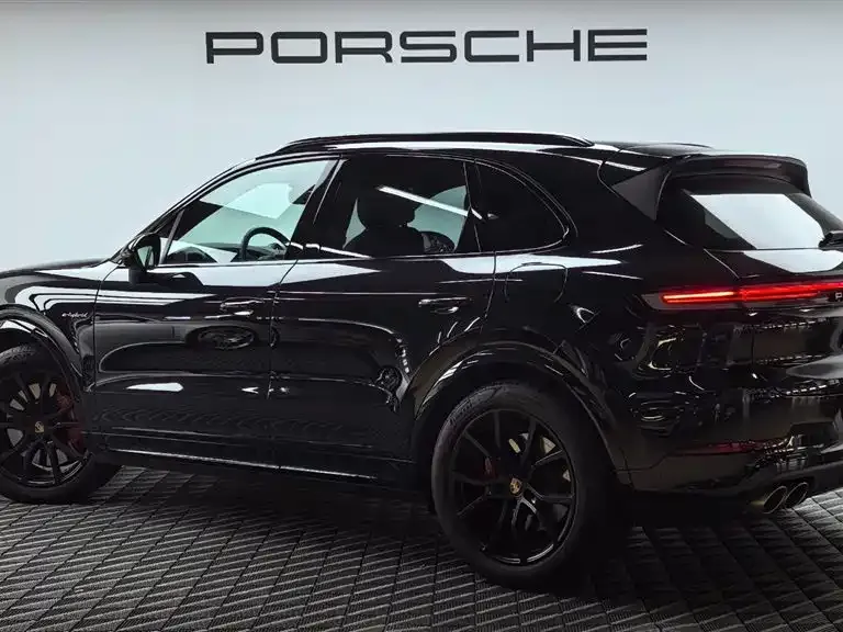 Porsche Cayenne Hybrid — фото 6