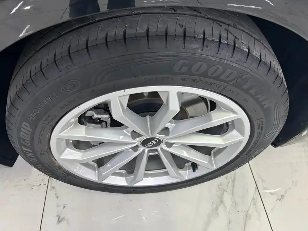 Audi A6L 2023 из CN, фото 8