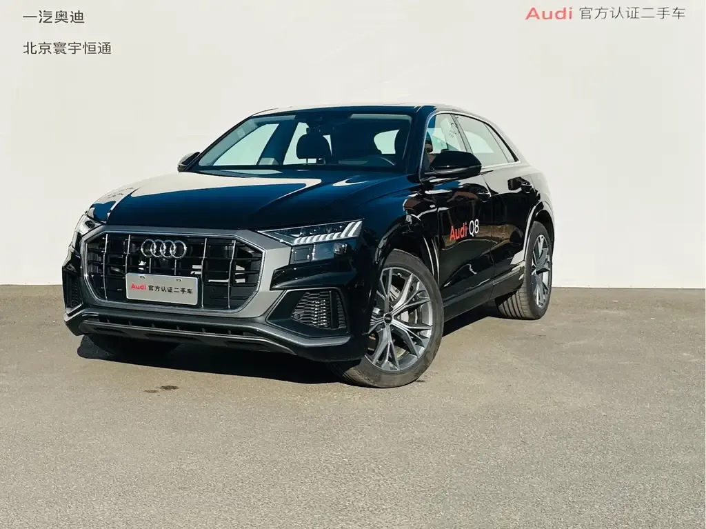 Audi Q8 — фото 1
