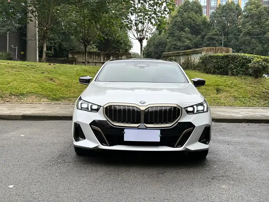BMW 5 Series — фото 2