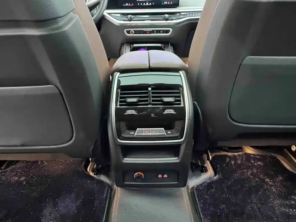 BMW X7 2025 из CN, фото 10