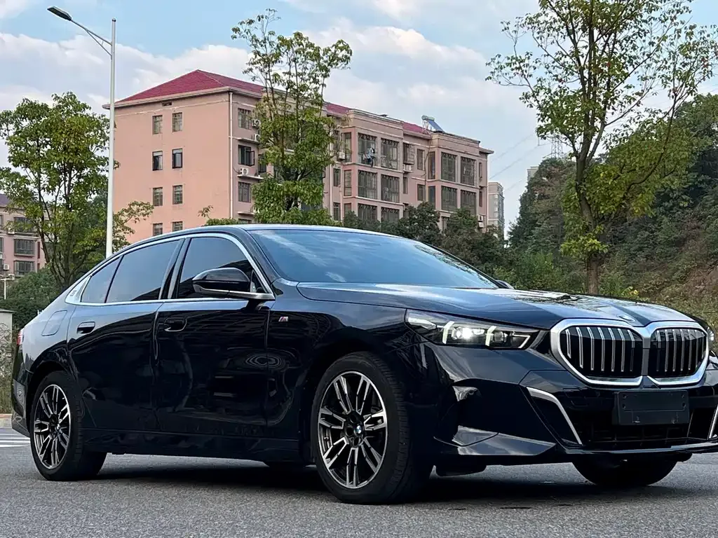 BMW 5 Series — фото 2